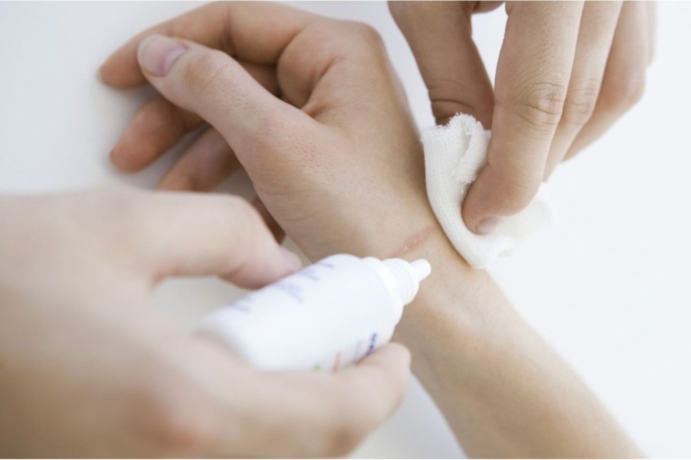 Alcohol desinfectante y Antiséptico